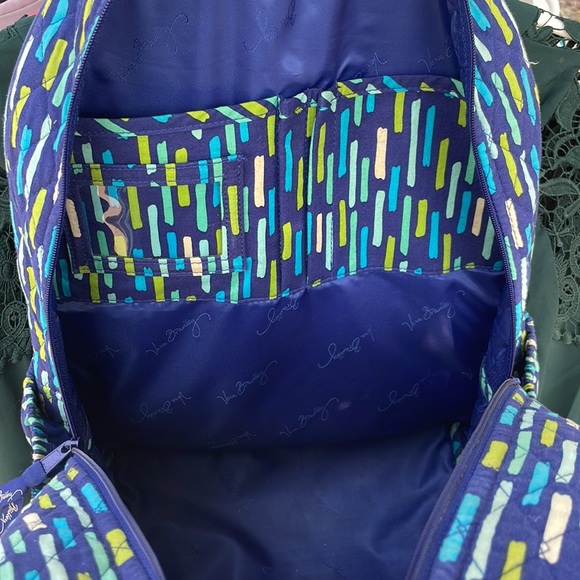 Vera Bradley backpack in great condition! - Picture 3 of 3